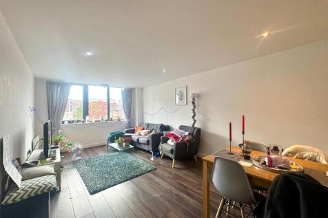 Living room pic 2.jpeg