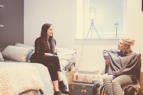 JESMOND PREMIUM STUDIO DRESSED FRIENDS.JPG