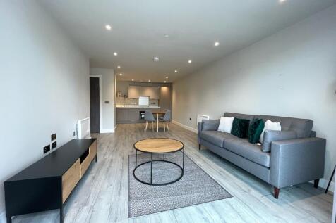 Living room pic 2.jpg