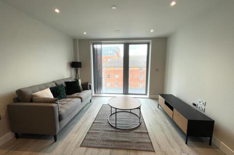 Living room pic 4.jpg