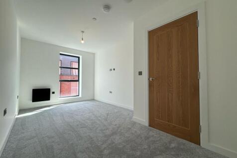 Second bedroom pic 1.jpeg