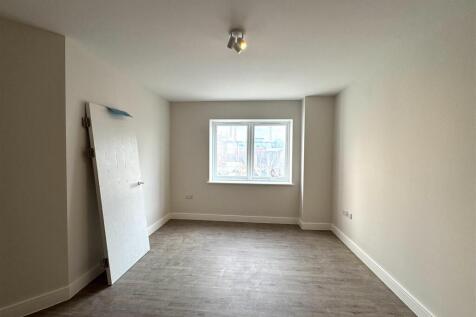 Living area pic 2.jpeg