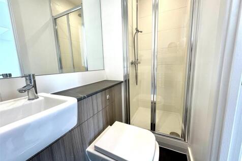 Ensuite pic 2.jpeg