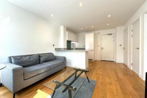 Living area pic 5.jpg
