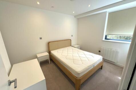 Bedroom pic 2.jpg