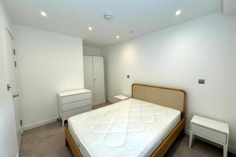 Bedroom pic 3.jpg