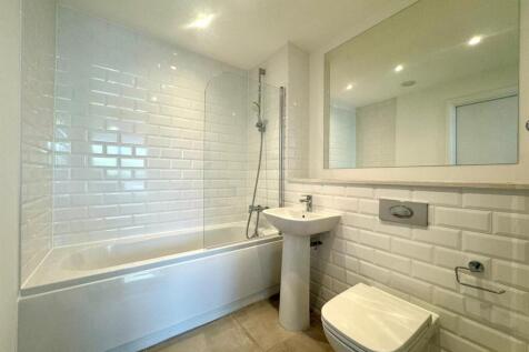 Ensuite 1.jpeg