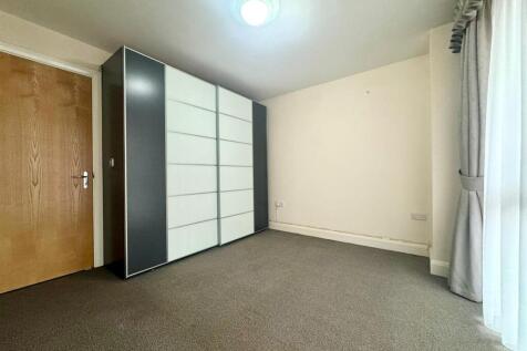 Second bedroom pic 2.jpeg