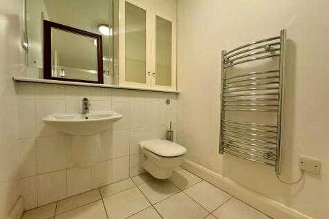 Ensuite pic 1.jpeg