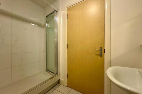 Ensuite pic 2.jpeg