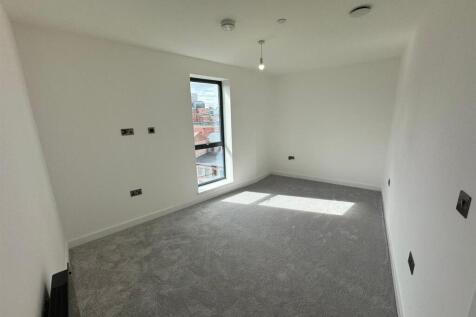 Bedroom pic 3.jpeg