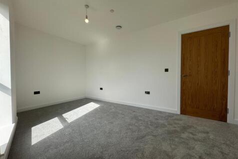 Bedroom pic 2.jpeg