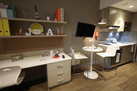Jesmond premier studio desk space and kitchen.JPG
