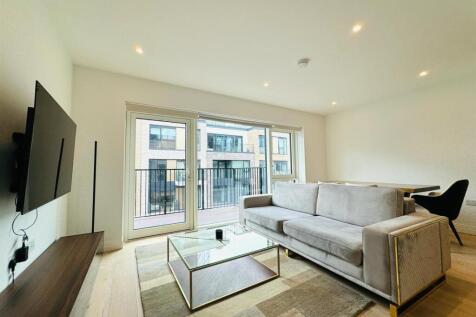 Living room pic 7.jpeg