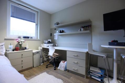 117 Jesmond  desk area.JPG