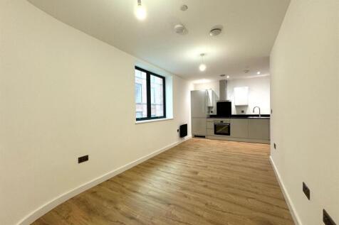 Living room pic 2.jpeg