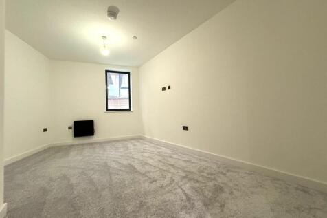 Bedroom pic 1.jpeg