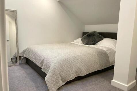 Bed2.jpg