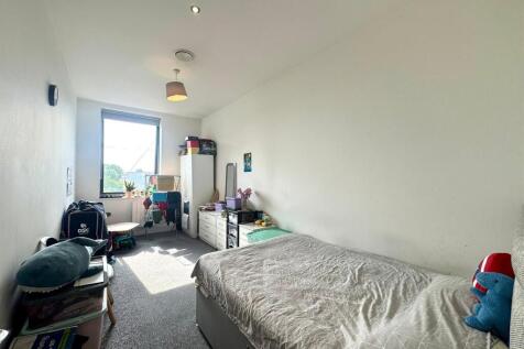 Bedroom pic 1.jpeg