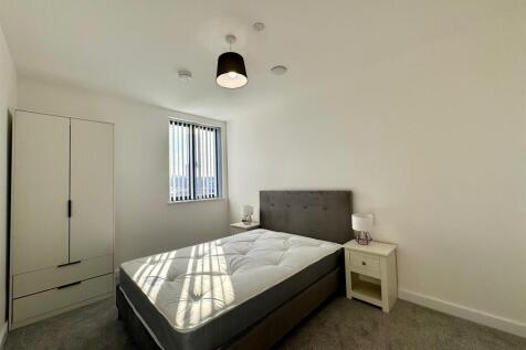 Second bedroom pic 1.jpeg
