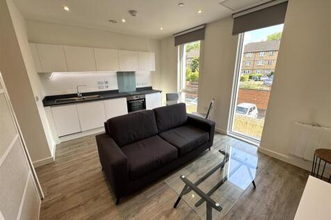 Living Area pic 6.jpeg