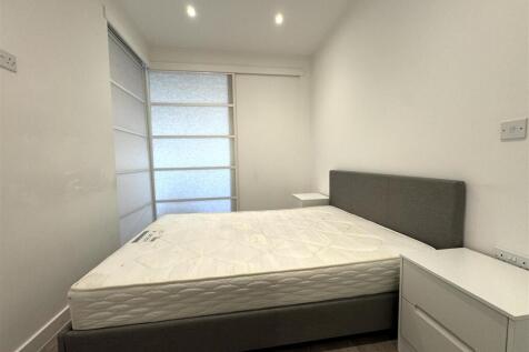 Bedroom pic 3.jpeg