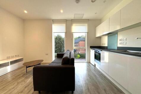 Living Room pic 4.jpeg