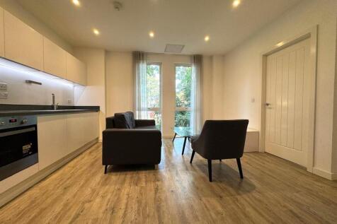 Living room pic 2.jpeg