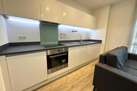 Kitchen pic 2.jpeg