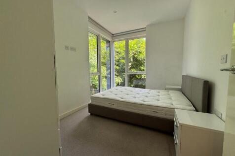 Bedroom pic 3.jpeg