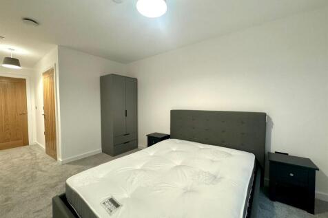 Master bedroom pic 1.jpeg