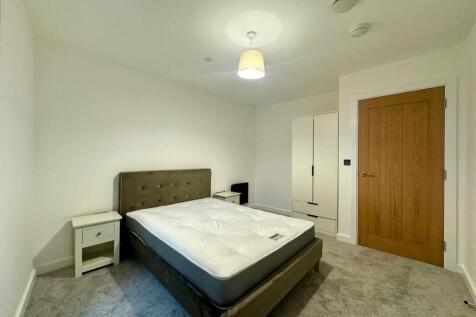 2nd bedroom pic 1.jpeg