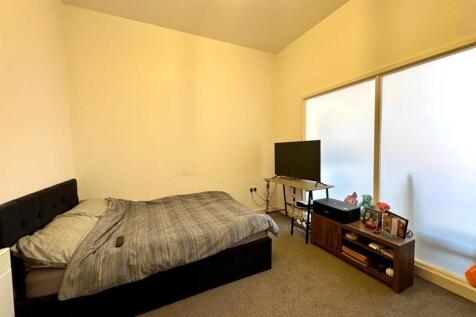 Bedroom 1.jpeg