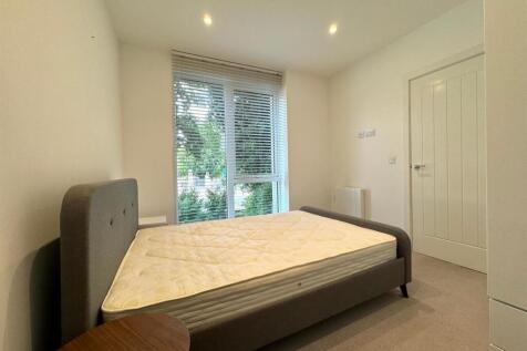 Bedroom pic 2.jpg