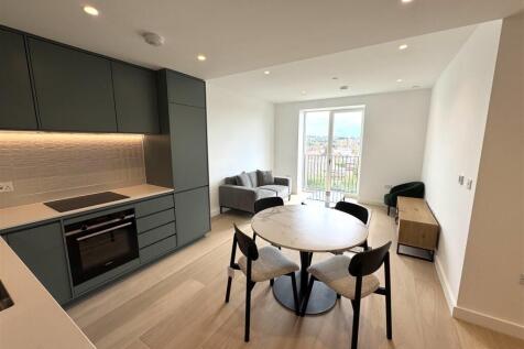 Dining area pic 7.jpeg