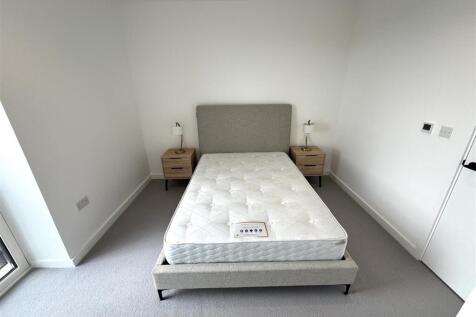 Bedroom pic 3.jpeg