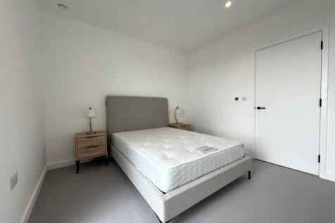 Bedroom pic 5.jpeg