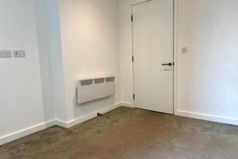 Second bedroom pic 1.jpeg