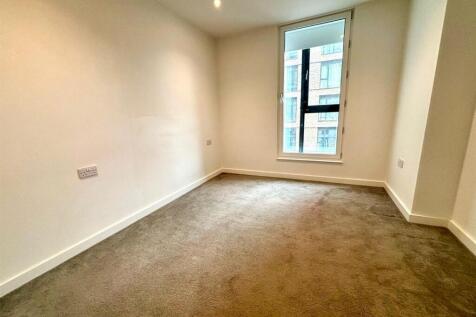 Main bedroom pic 2.jpeg