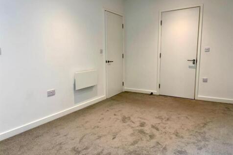 Main bedroom pic 1.jpeg