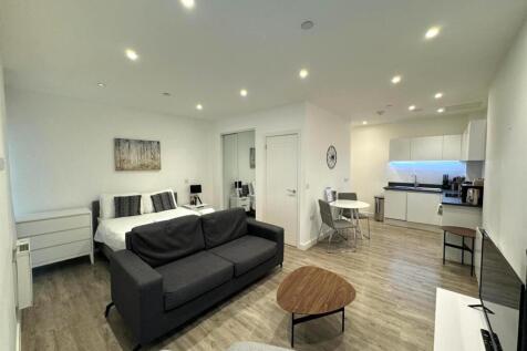 Bedroom area pic 3.jpeg