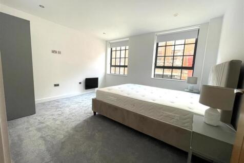 Furn bed.jpg