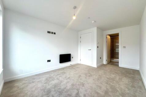 Main bedroom pic 1.jpeg