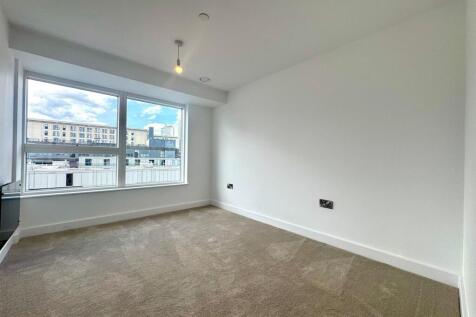 Second bedroom pic 1.jpeg