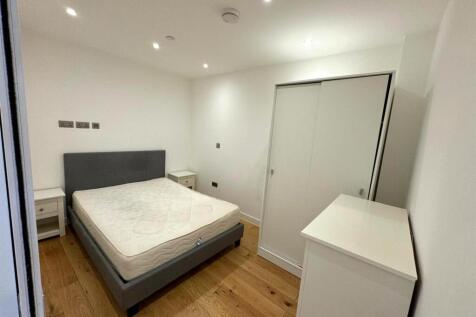 Bedroom pic 2.jpeg