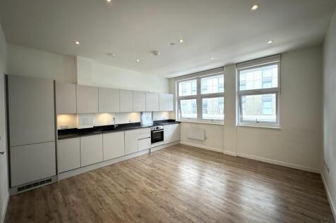 Living area pic 2.jpeg