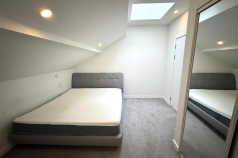 Bedroom pic 2.jpeg