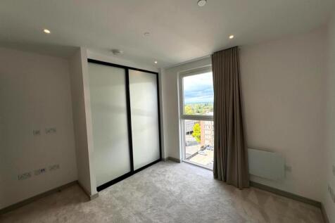 Bedroom one blind open 3.jpg