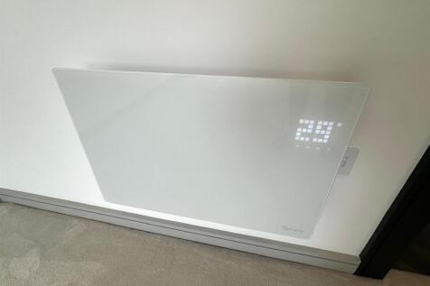 Bed 2 pic 4.jpeg