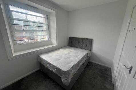 Bedroom 2 .jpg